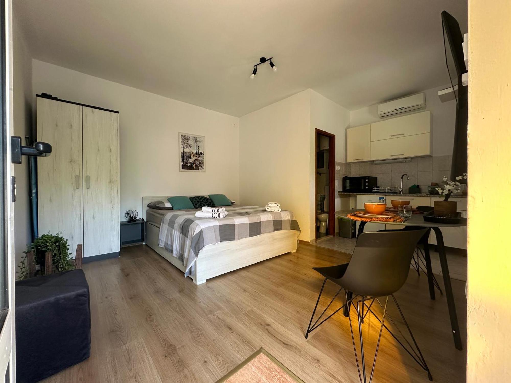 Studio Apartment Coce Трогир Экстерьер фото