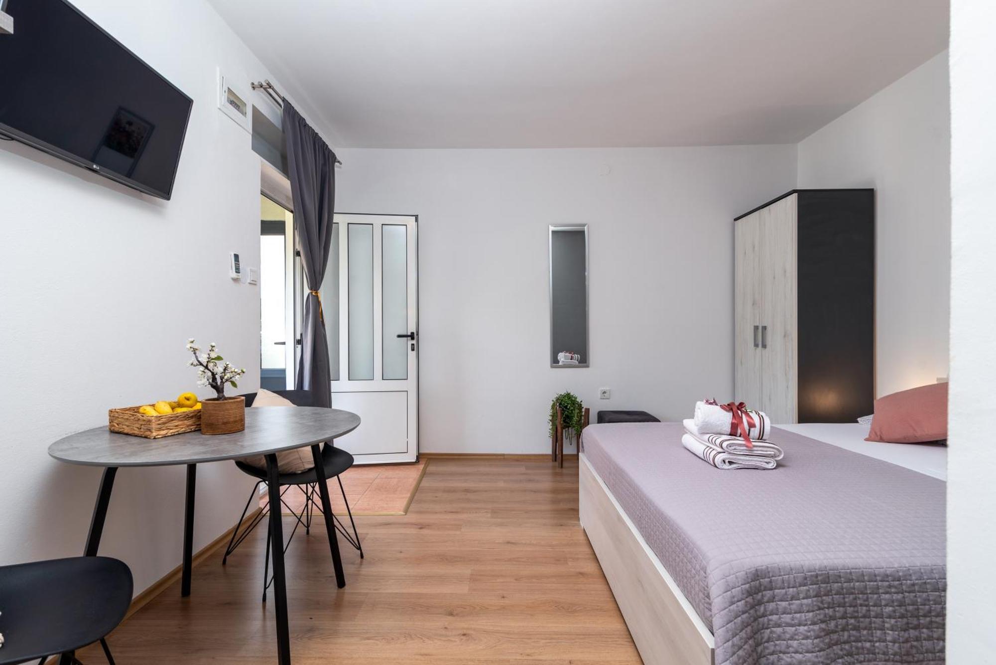 Studio Apartment Coce Трогир Экстерьер фото